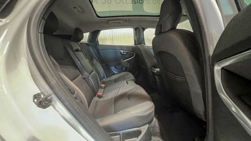 VOLVO V40 CROSS COUNTRY