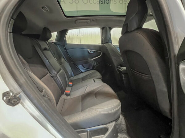 VOLVO V40 CROSS COUNTRY