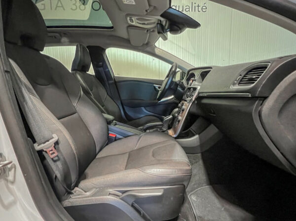 VOLVO V40 CROSS COUNTRY