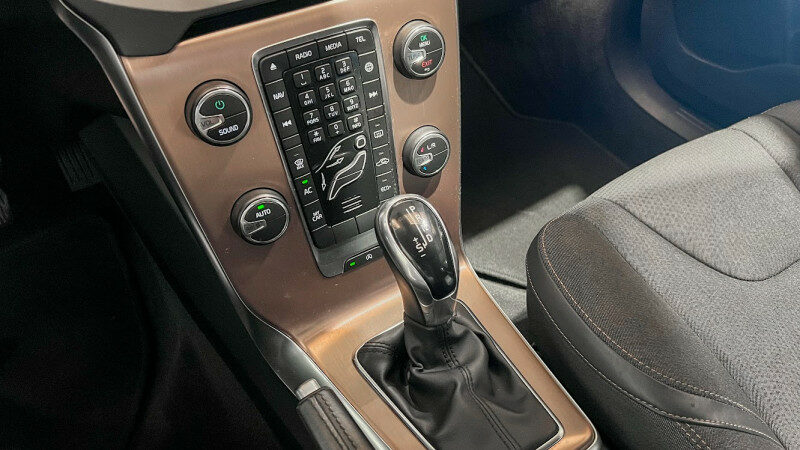 VOLVO V40 CROSS COUNTRY