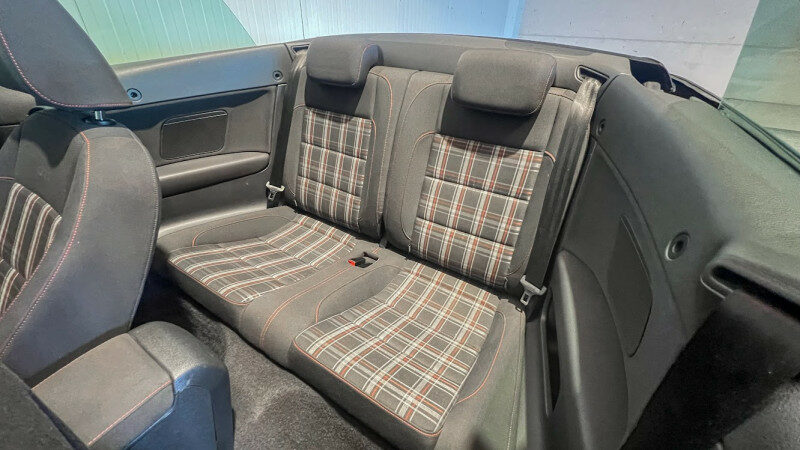 VOLKSWAGEN GOLF VI CABRIOLET