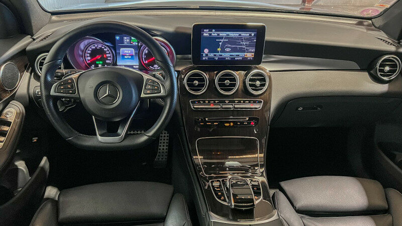 MERCEDES GLC