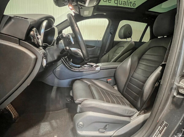 MERCEDES GLC