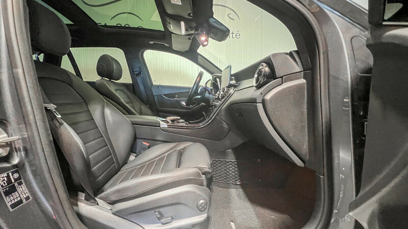 MERCEDES GLC