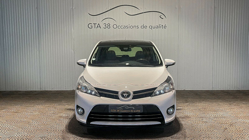TOYOTA VERSO