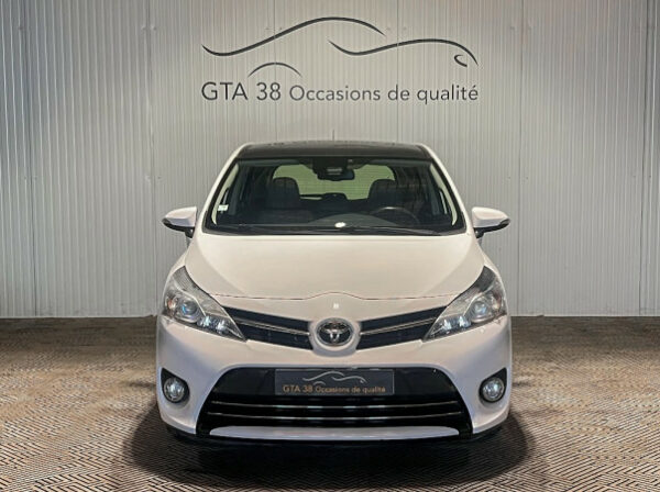 TOYOTA VERSO
