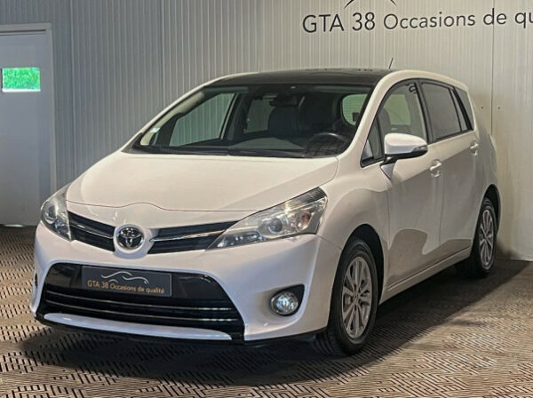 TOYOTA VERSO