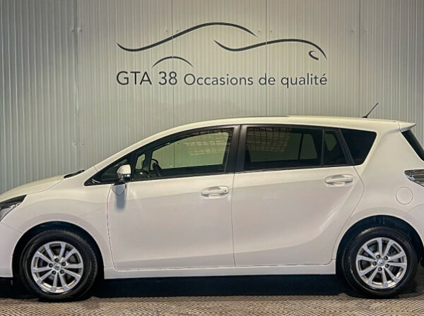TOYOTA VERSO