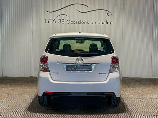 TOYOTA VERSO