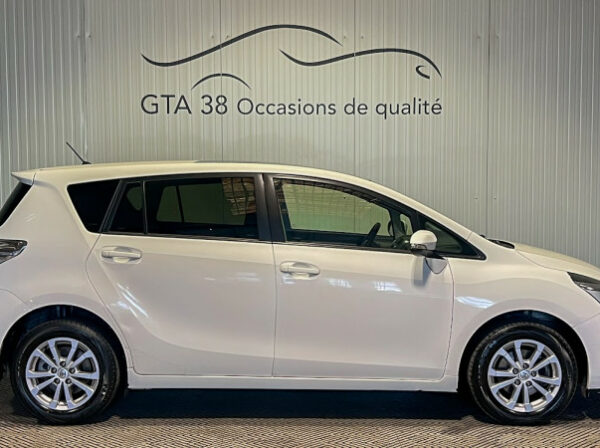 TOYOTA VERSO