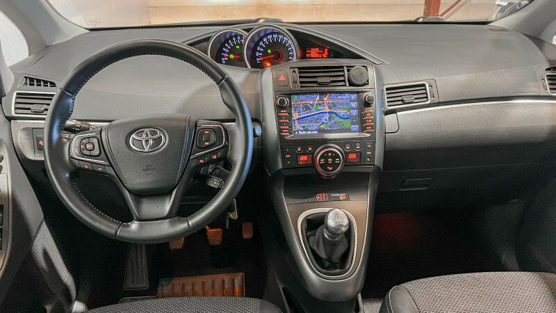 TOYOTA VERSO