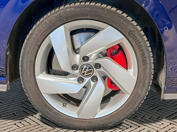 VOLKSWAGEN GOLF VIII
