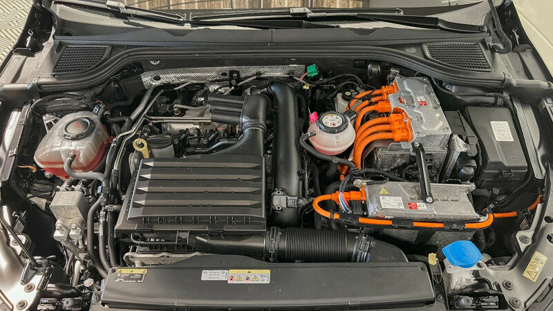 VOLKSWAGEN GOLF VIII