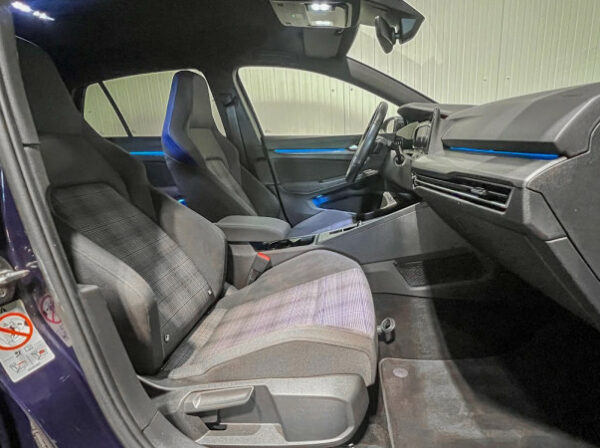 VOLKSWAGEN GOLF VIII