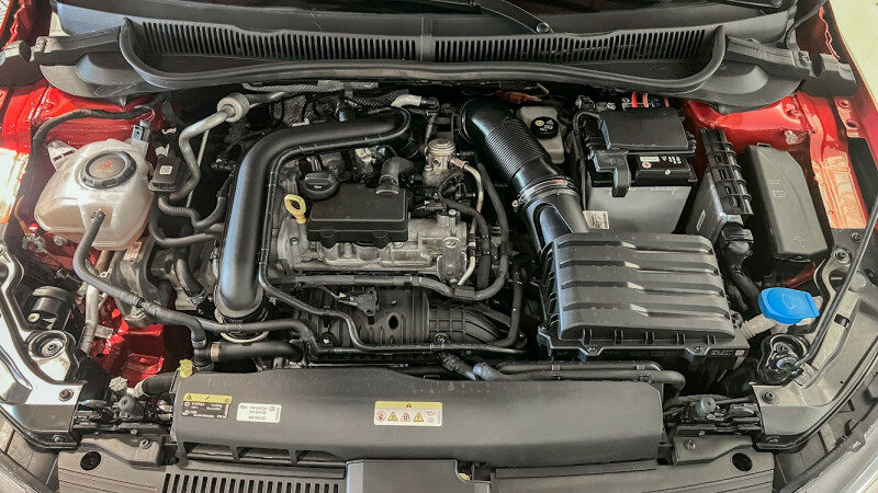 VOLKSWAGEN POLO