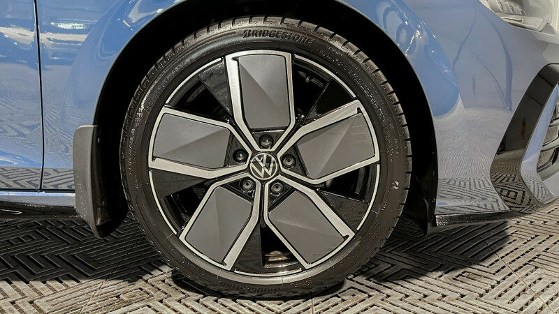 VOLKSWAGEN GOLF VIII