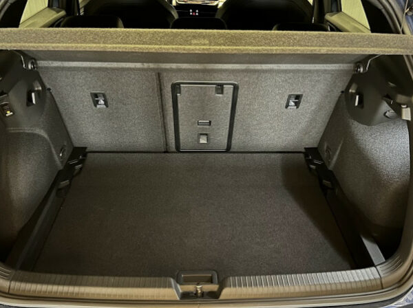 VOLKSWAGEN GOLF VIII