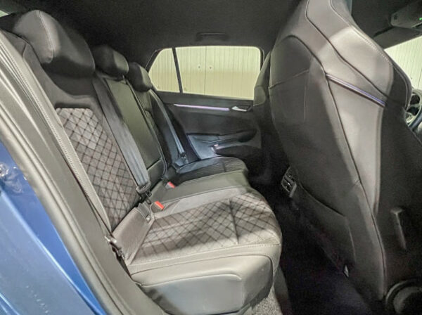 VOLKSWAGEN GOLF VIII