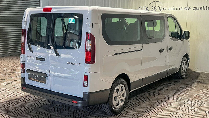 RENAULT TRAFIC III COMBI