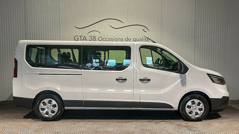 RENAULT TRAFIC III COMBI