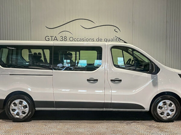 RENAULT TRAFIC III COMBI