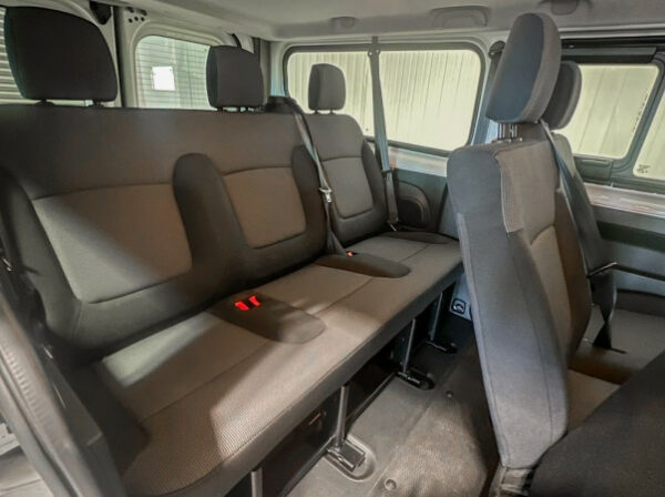 RENAULT TRAFIC III COMBI