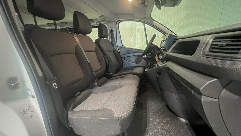RENAULT TRAFIC III COMBI