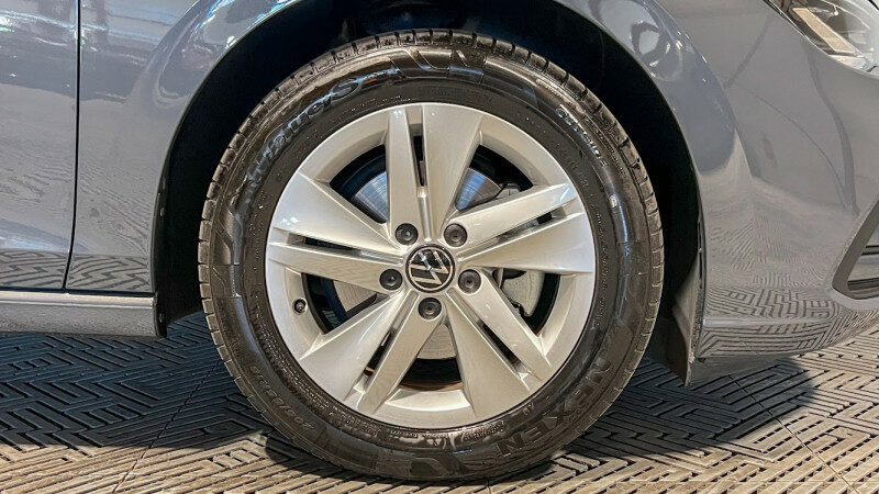 VOLKSWAGEN GOLF VIII
