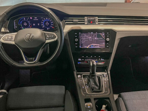 VOLKSWAGEN PASSAT SW