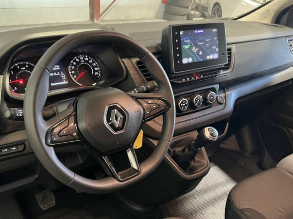 RENAULT TRAFIC III COMBI