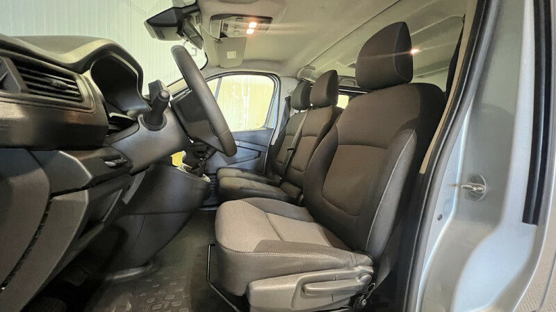 RENAULT TRAFIC III COMBI