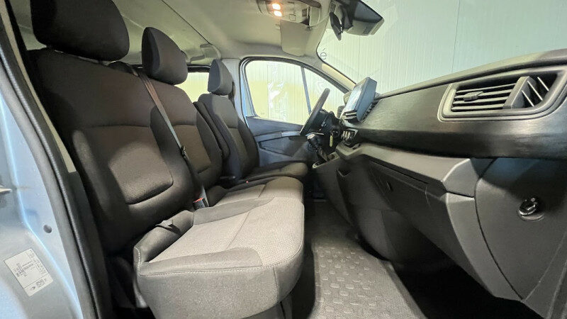 RENAULT TRAFIC III COMBI
