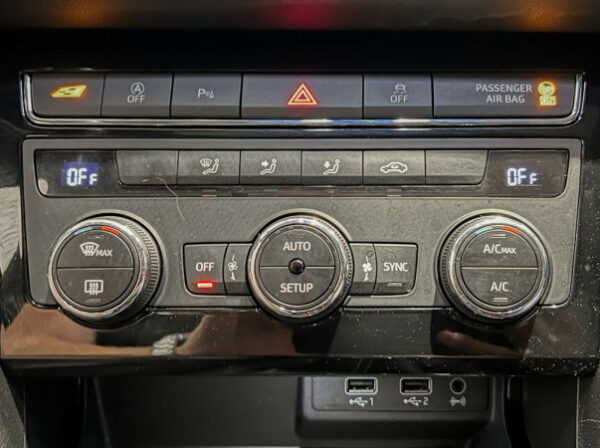 SEAT LEON ST