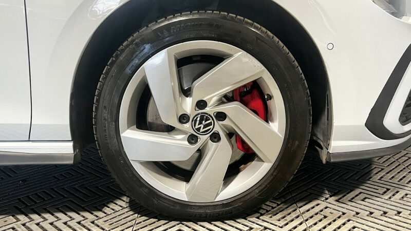 VOLKSWAGEN GOLF VIII