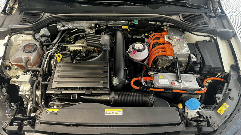 VOLKSWAGEN GOLF VIII