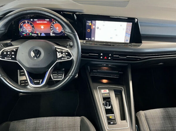 VOLKSWAGEN GOLF VIII