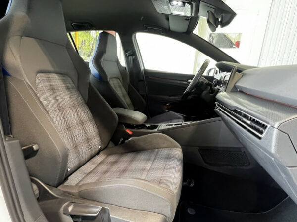 VOLKSWAGEN GOLF VIII