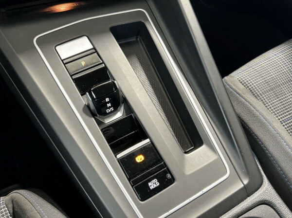 VOLKSWAGEN GOLF VIII