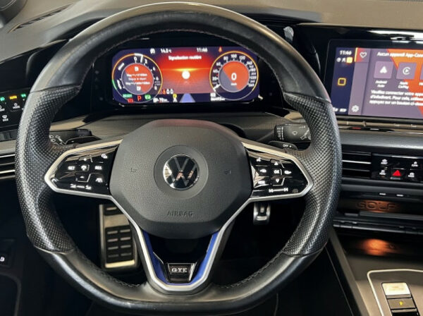 VOLKSWAGEN GOLF VIII