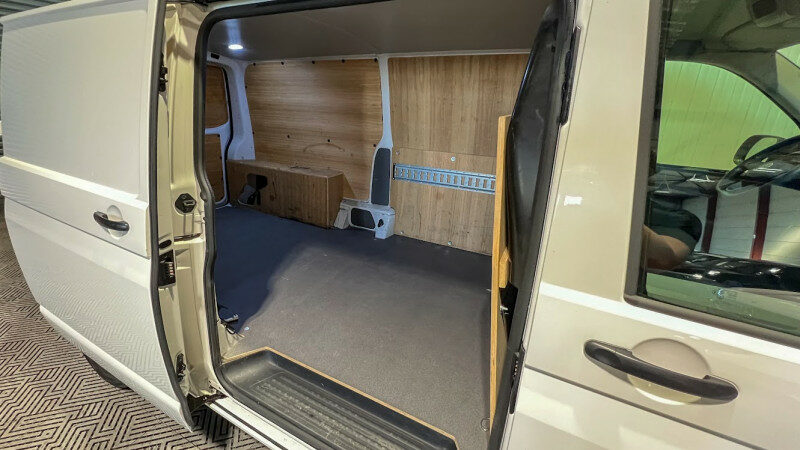 VOLKSWAGEN TRANSPORTER FG