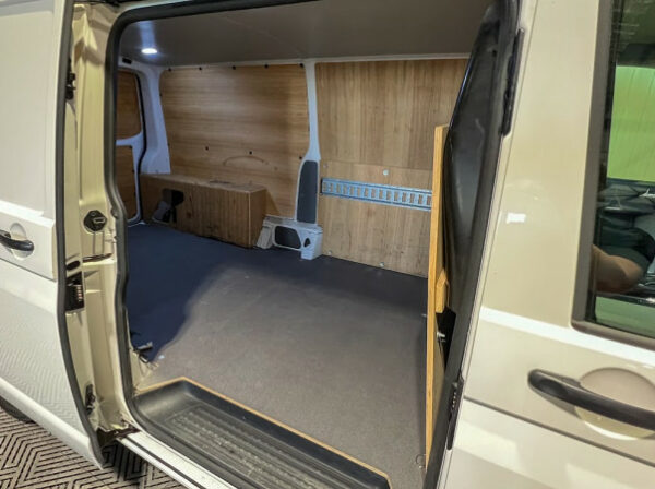 VOLKSWAGEN TRANSPORTER FG