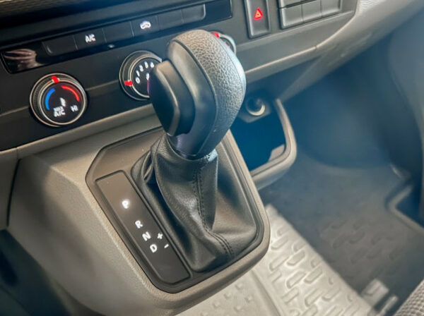 VOLKSWAGEN TRANSPORTER FG