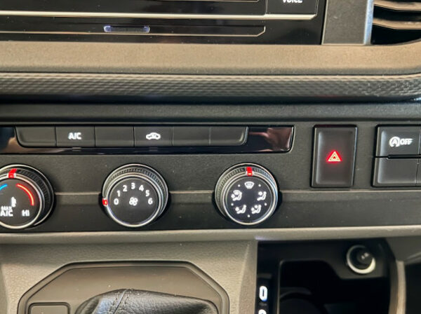 VOLKSWAGEN TRANSPORTER FG