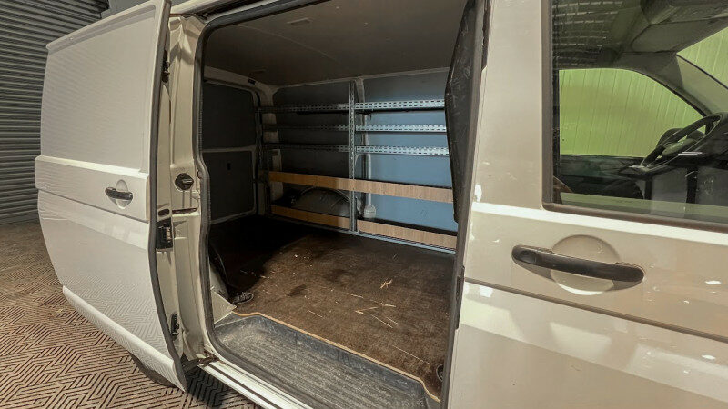 VOLKSWAGEN TRANSPORTER FG