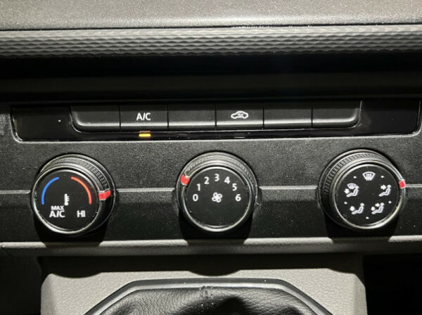 VOLKSWAGEN TRANSPORTER FG