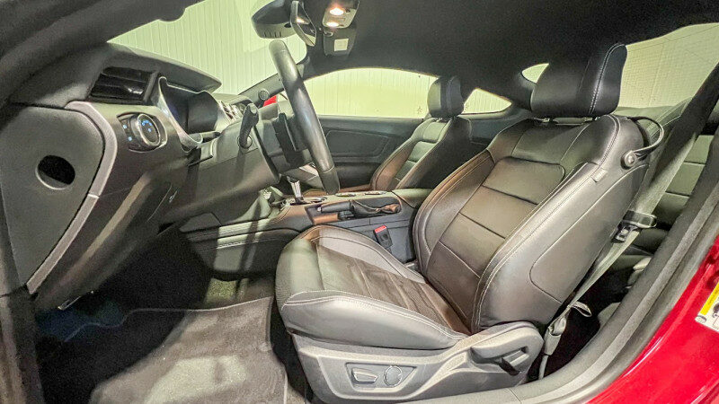 FORD MUSTANG FASTBACK