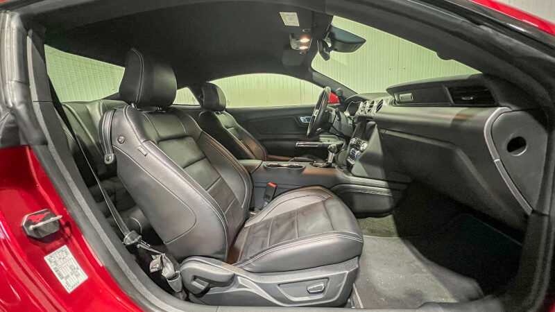 FORD MUSTANG FASTBACK