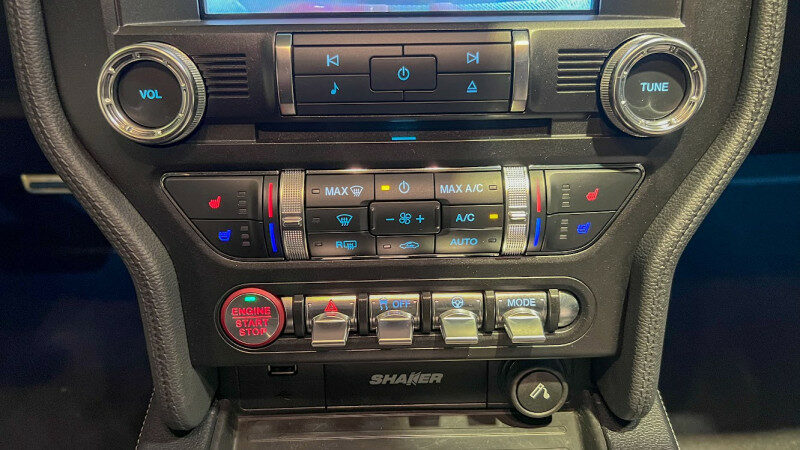 FORD MUSTANG FASTBACK