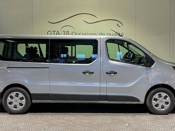 RENAULT TRAFIC III COMBI