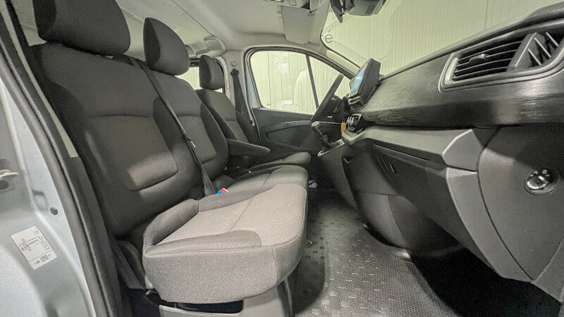 RENAULT TRAFIC III COMBI